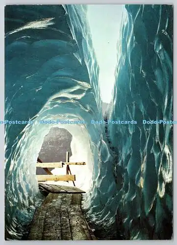 D318283 Eisgrotte im Rhonegletscher. Fotohaus Geiger. Flims Waldhaus. Agfacolor