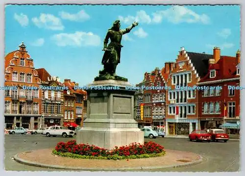 D319955 Tournai. Doornik. Grand Place et la Statue de Christine de Lallaing. Goe