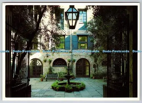 D315551 New Orleans. French Quarter. Broulatour Courtyard. Express Publishing. P