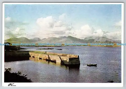 D323607 Roundstone Harbour und die Twelve Pins Mountains. Grafschaft Galway. Irland. P.