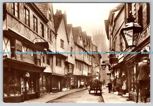 D320046 York. Petergate. Die große hängende Bürste befindet sich jetzt im Schlossmuseum. Im