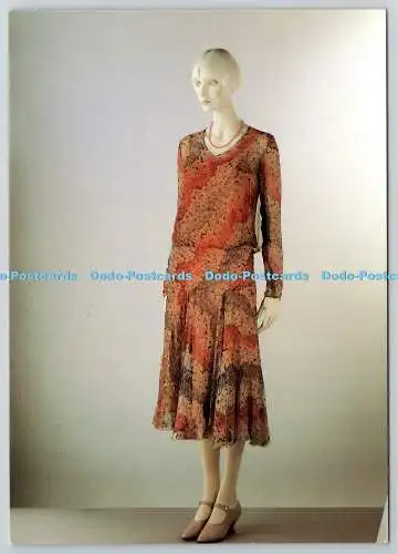 D318591 Victoria and Albert Museum. VA. Kleid aus bedrucktem Chiffon. Französisch La Sama