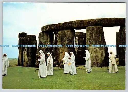 D318851 Wiltshire. Druiden in Stonehenge. B. G. Statham. DRG. J. Arthur Dixon. Gr