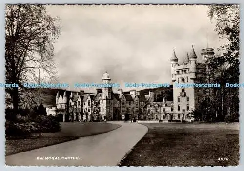 D320524 Schloss Balmoral. J. B. Weiß. Dundee. RP