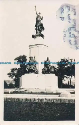 R037028 Alte Postkarte. Denkmal
