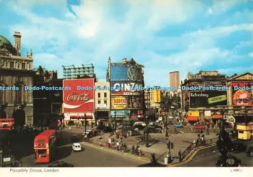D228870 London Piccadilly Circus E T W Dennis and Sons Ltd Photocolour