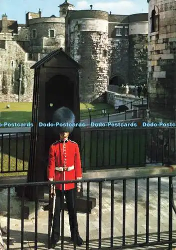 D238222 London Guardsman Outside Tower of London John Hinde Kodak Ektachrome 195