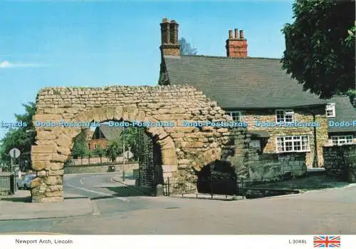 D229521 Lincoln Newport Arch E T W Dennis and Sons Ltd Photocolour