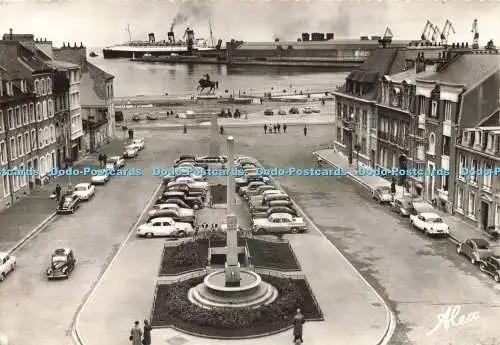 D229586 Cherbourg Place de la Republique Arrivee du Grand Paquebot Queen Mary Ha