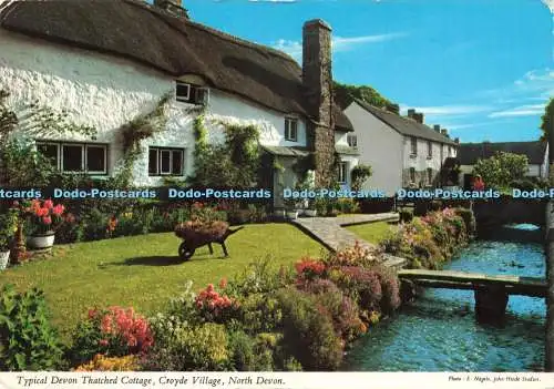 D233041 North Devon Croyde Village Typical Devon Reetdachhaus John Hinde Ltd