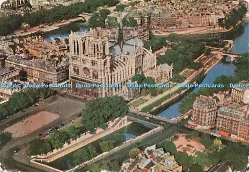 D229836 Paris Notre Dame et son Parvis Panoramas R Henrard 1957