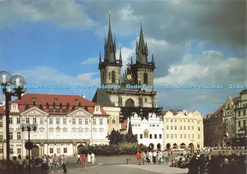 D229996 Praha Die Ostseite des Platzes wird von den Türmen des C