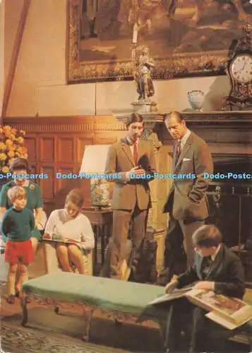 D234977 Die königliche Familie zu Hause im Sandringham House Jarrold