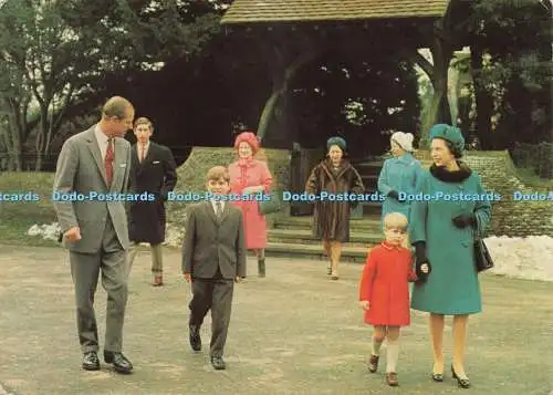 D230369 Die königliche Familie verlässt die Sandringham Kirche nach dem Morgengottesdienst Jarrol