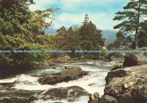 D239656 Highland Region Die Fluss Dochart ist abgebildet, wie sie durch Killen fließt