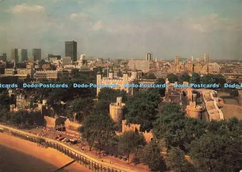 D239818 Tower of London General View Crown