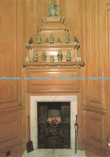 D235421 Beningbrough Hall Lackschrank The National Photographic Trust