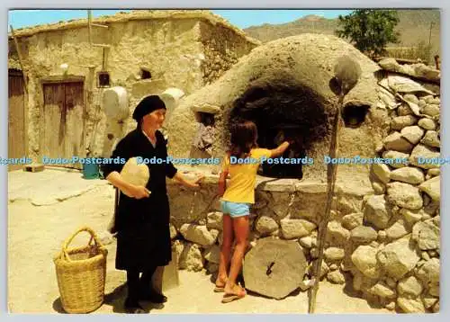 D316344 Brot backen im Dorfofen auf Zypern. N. G. Triarchos und Co. Nicosi