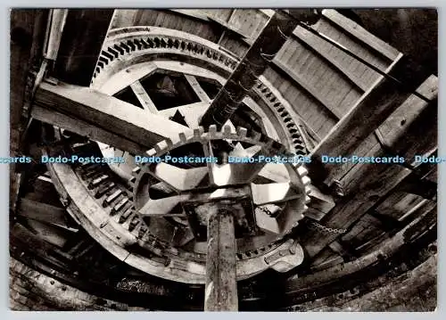 D320910 Norfolk. Reedham. Berney Arms Mill. Maschinen unter Kappe. Krone
