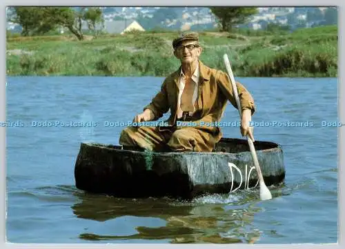 D316582 Coracle Fisherman. Carmarthen. Richter. Hastings. Egland