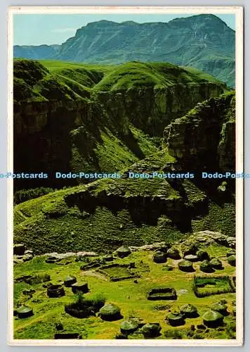 D321069 Lesotho. Dorf in den Bergen. Kunstverlag. Durban. Südafrika.