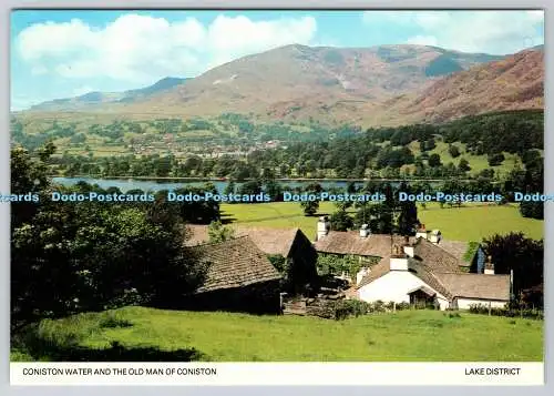 D316668 Coniston Water und die alte MAn von Coniston. Lake District. Photo Precisi