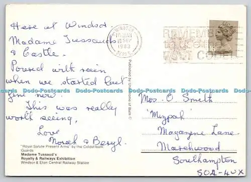 D316854 Royal Salute Present Arms von Coldstream Guards. Madame Tussauds Royalty