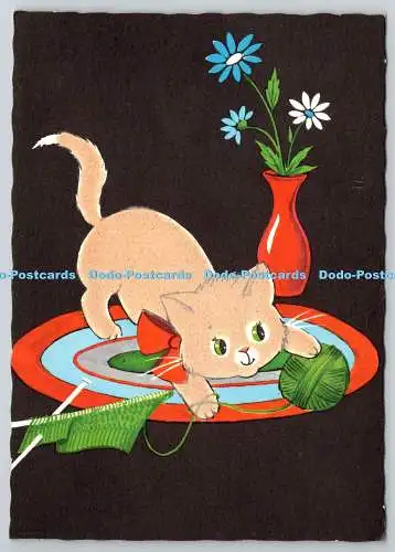 D321327 Katze spielt mit dem Garnknäuel. Krüger. Westdeutschland. Postkarte