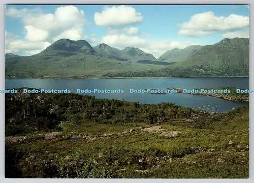 D321774 Beinn Alligin und Liathach über Upper Loch Torridon. Phil Banks. P128.