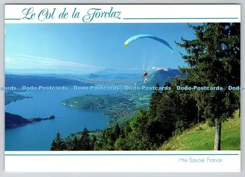 D321831 Frankreich. Haute Savoie. Le Col de la Forclaz. Parapente sur le lac d Annec
