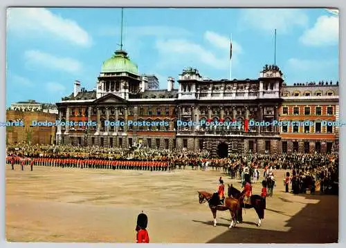 D324369 Die Truppe der Farbe. Horse Guards Parade. Besuch Ihrer Majestät