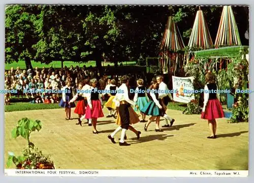 D325328 Sidmouth. Internationales Volksfest. Mrs. Chinn. Topsham W.I. Devon F