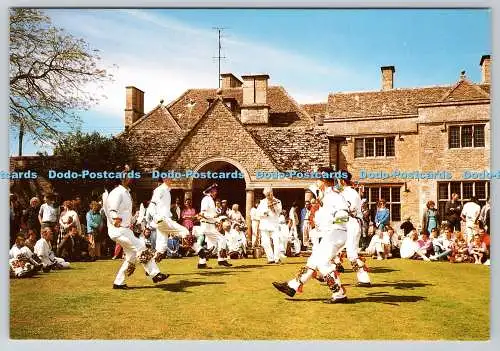 D325363 Oxfordshire. Bampton Morris Dancers. Hilda Kent. Gedankenfabrik. Leices