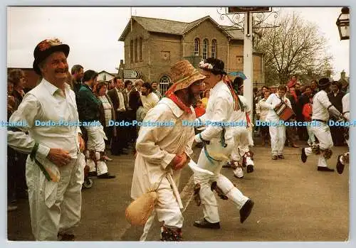 D325364 Oxfordshire. Bampton Morris Dancers. Hilda Kent. Gedankenfabrik. Leices