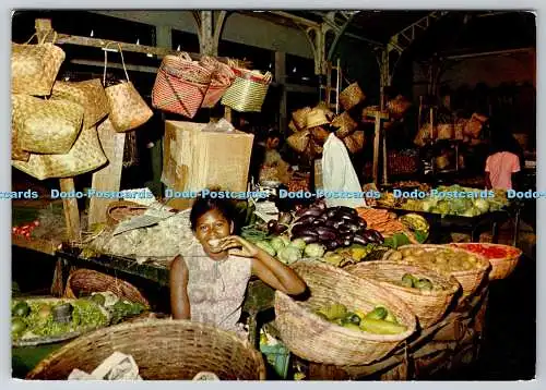 D325377 Ile de la Reunion. Vue partielle du Marche de St Denis. Jean Jacques Cla