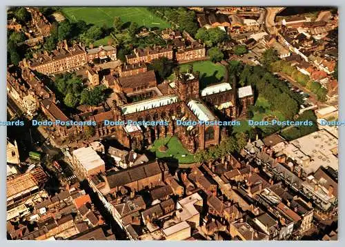 D328818 Chester Cathedral. Luftaufnahme mit dem Refektorium und Cl aus dem 13. Jahrhundert