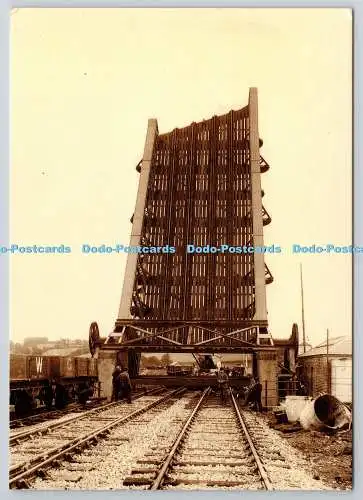 D325504 Einbau Klappbrücke bei Carmarthen. Schienenfotodruck. Avon Ang