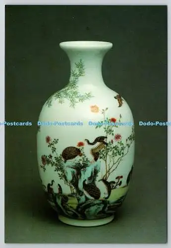 D326351 China. Vase des offiziellen Ofens verziert mit Motiven von Bambus-Chrys