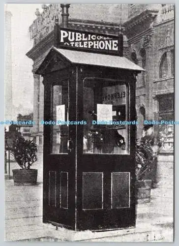 D325601 Einer der ersten Straßentelefonkioske. 1908 in Nottingham errichtet.