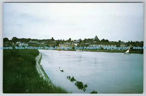 D33492 Blick auf Fluss und Stadt. E. und A. F. Tomblin. Beeleigh Litho