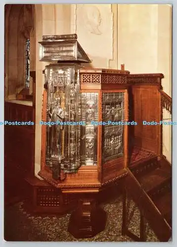D325685 England. Norfolk. Sandringham Church. Silberne Kanzel. Pitkin Bilder.