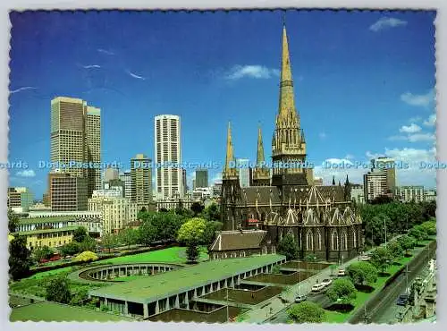 D331734 Melbourne. Victoria. Die Skyline der Stadt und die katholische Kathedrale St. Patrick