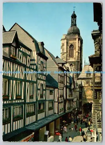 D325706 Frankreich. Normandie. Rouen. Gros Horloges Street und seine Fußgängerzone.