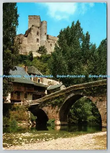 D326582 Aveyron. Belcastel. Environs de Rignac. Le Pont domine par le Chateau. A
