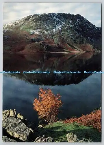 D326602 Mellbreak in Crummock Water. Julie Fritteuse. Bilder von Großbritannien und dem See