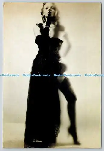 D326611 New York 1944. Erwin Blumenfeld. Käsekuchen. Yorick Blumenfeld 1996. Ab