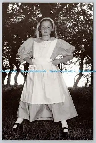 D325796 Who Cares For You. Modell Kayleigh Stevens. Norman Roberts 2000. März Ha