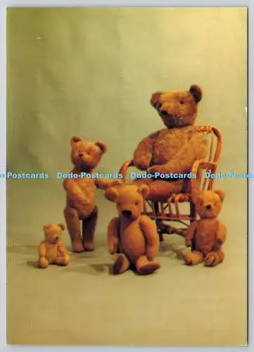 D325895 Auswahl früher Teddybären aus der Sammlung von Audrey Duck. Beric