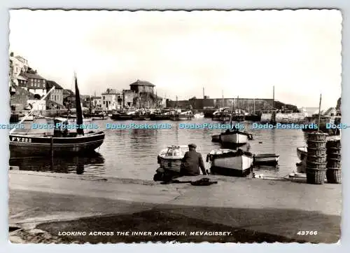 D334741 Mevagissey. Blick über den Innenhafen. Harvey Barton. Bristol. PM