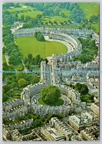 D329373 England. Luftaufnahme von Bath. Zeigt den Royal Crescent und den Circus.